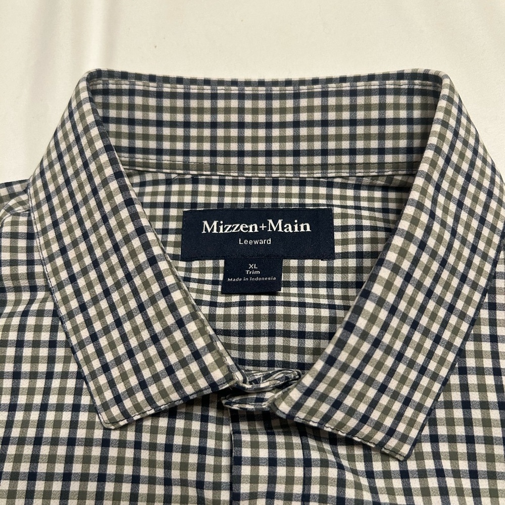 Mizzen+Main Men's Navy and White Gingham Shirt